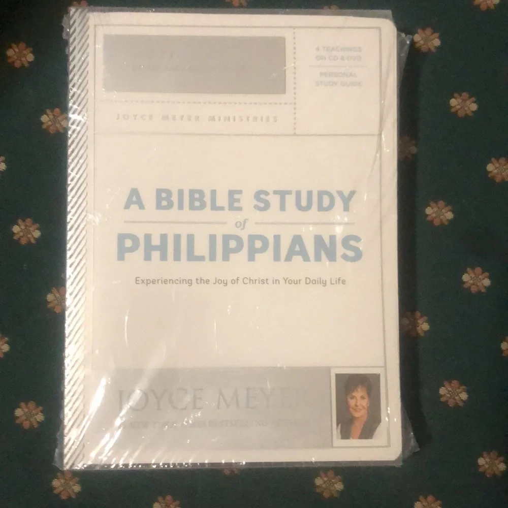 A Bible study of Philippians by Joyce Mayer-students package